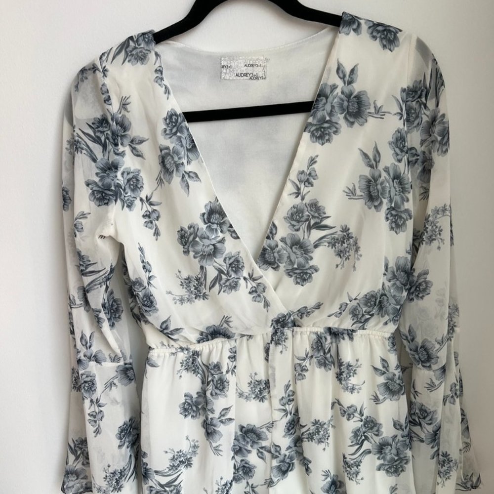 Audrey 3+1 Blue and White Floral V-Neck Romper